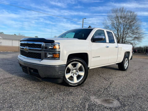 2015 Chevrolet Silverado 1500 for sale at Carworx LLC in Dunn NC