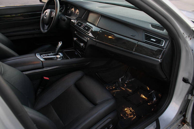 2013 BMW 7 Series 740i