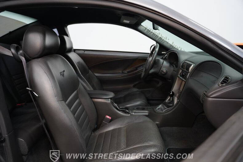 2004 Ford Mustang GT Deluxe