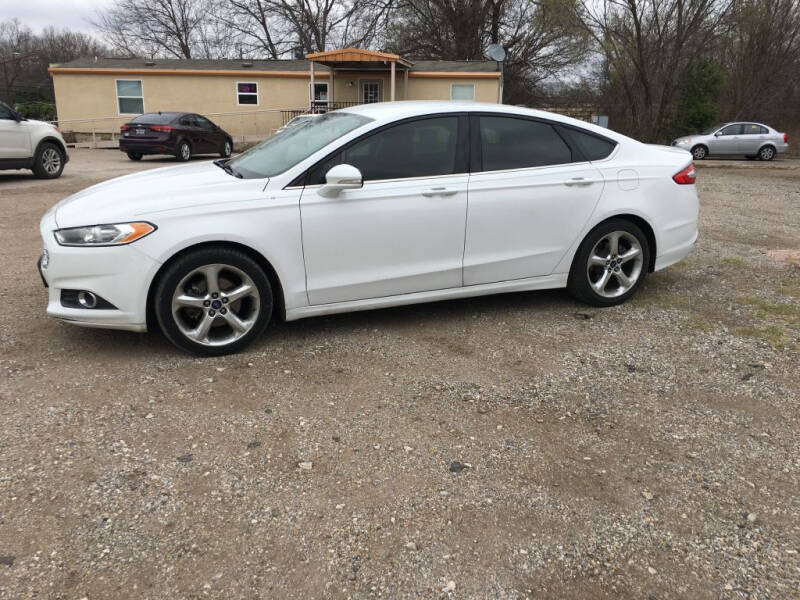 2016 Ford Fusion SE's photo
