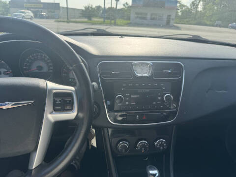 2013 Chrysler 200 Touring