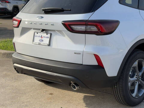 2025 Ford Escape Hybrid ST-Line