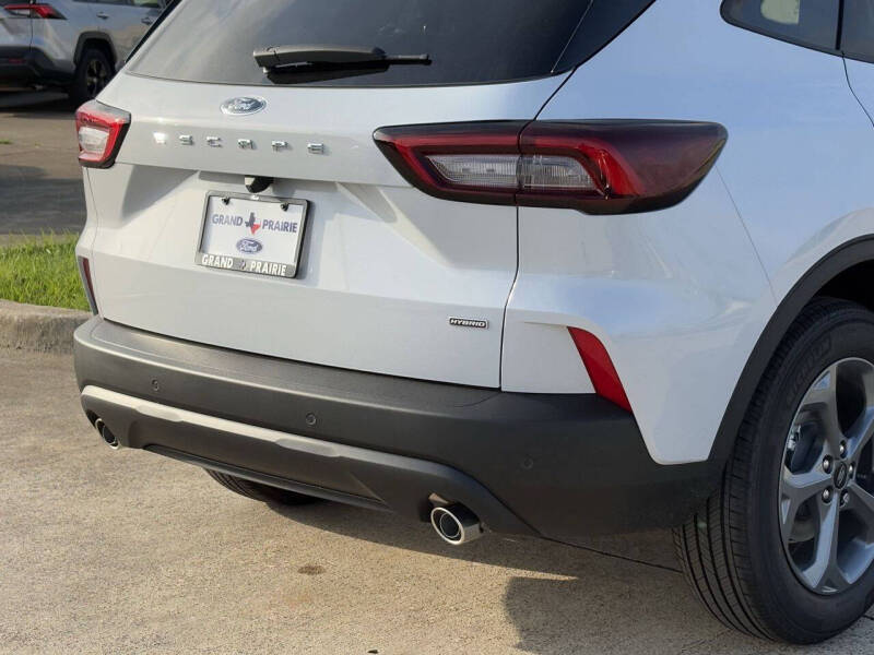 2025 Ford Escape Hybrid ST-Line