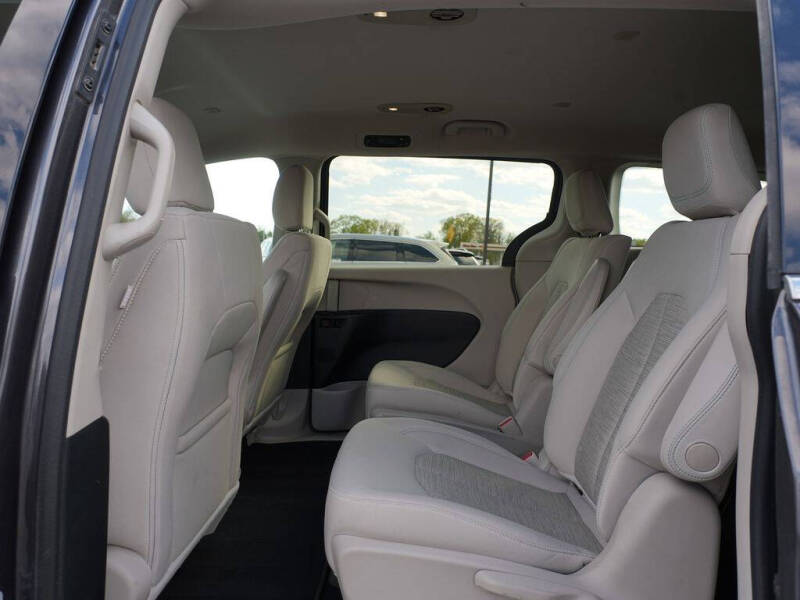 2017 Chrysler Pacifica Hybrid Touring Plus
