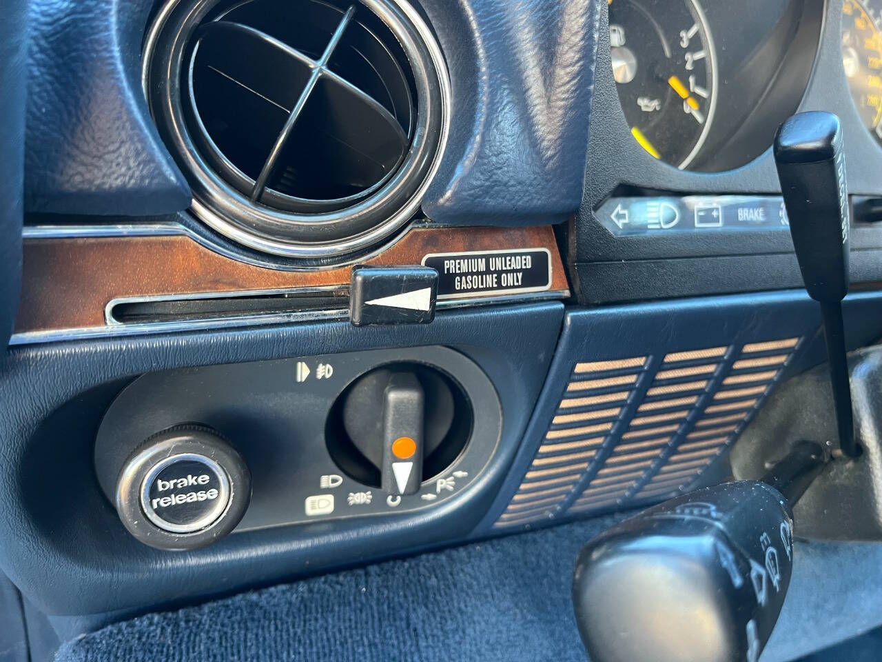 1986 Mercedes-Benz 560-Class 125