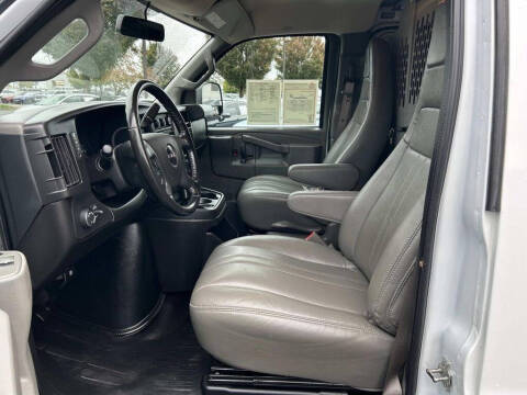 2023 GMC Savana 2500