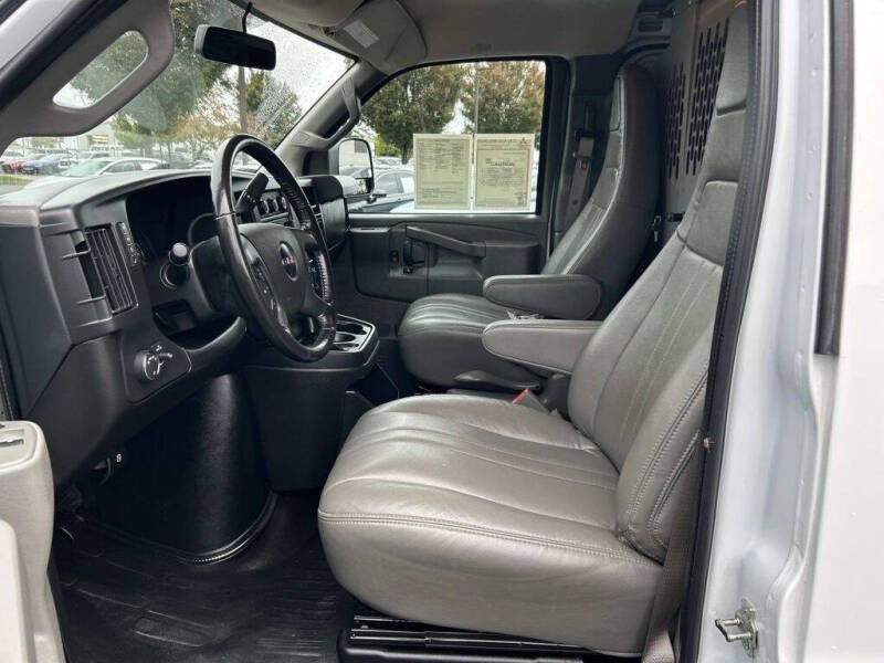 2023 GMC Savana 2500