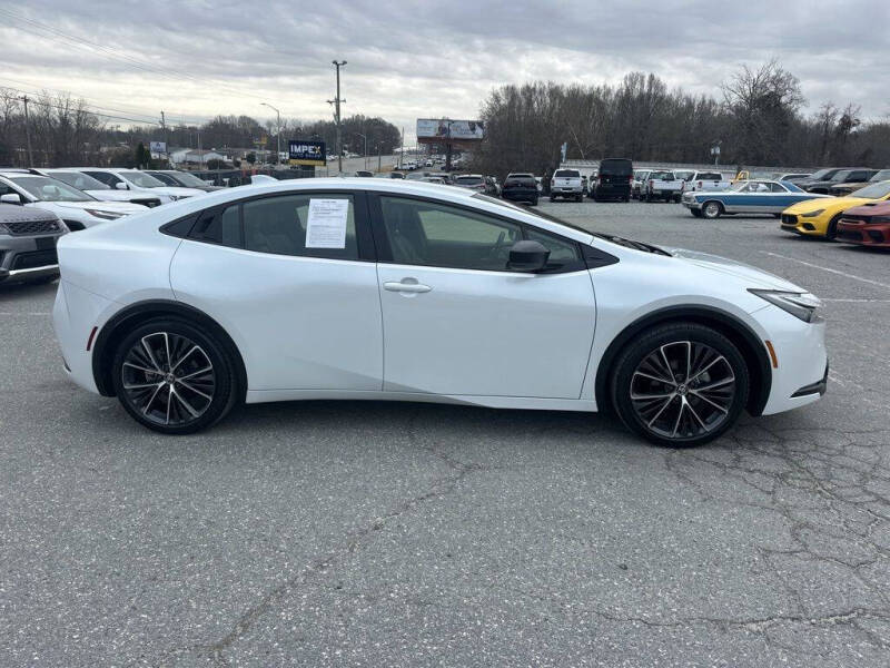 2025 Toyota Prius XLE