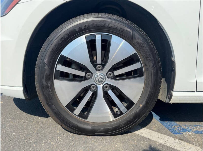 2016 Volkswagen e-Golf SE