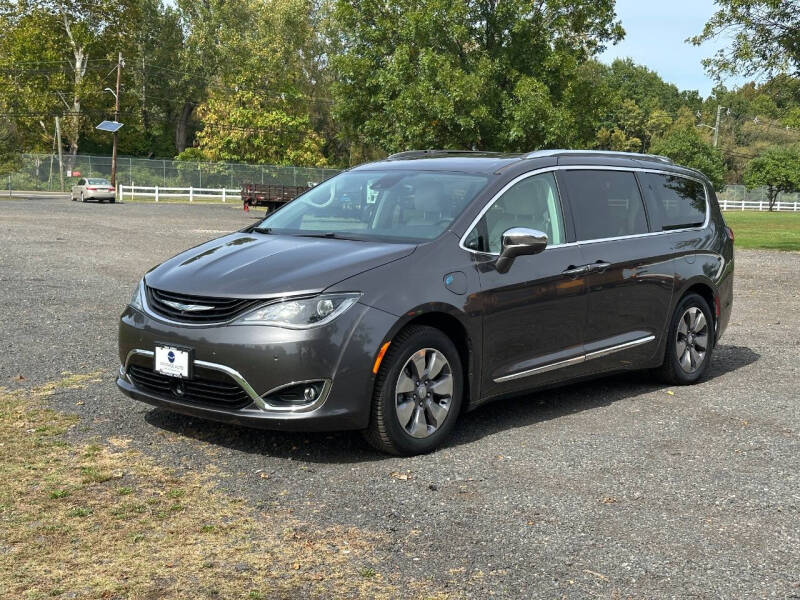 2017 Chrysler Pacifica Hybrid Platinum