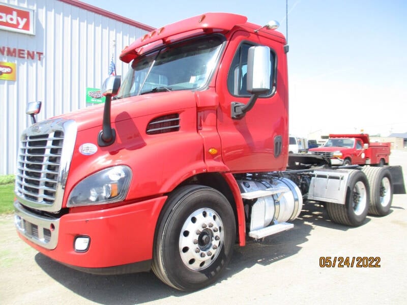 2017 Freightliner Cascadia for sale at ROAD READY SALES INC in Richmond IN