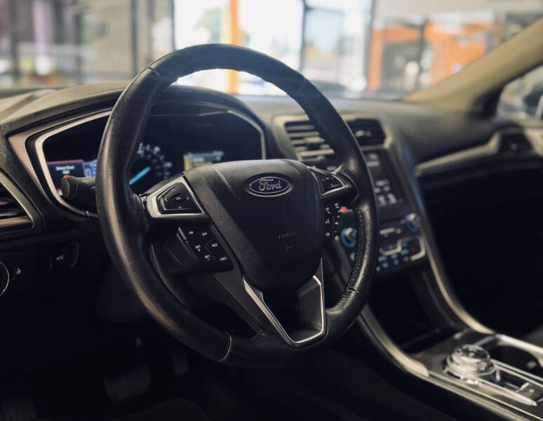 2018 Ford Fusion Energi SE Luxury