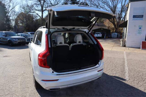 2016 Volvo XC90 T6 Momentum