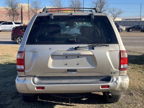 2003 Nissan Pathfinder LE