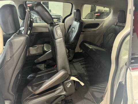 2018 Chrysler Pacifica Touring L Plus