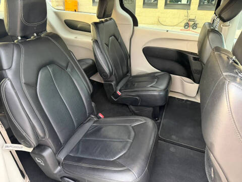 2022 Chrysler Pacifica Touring L