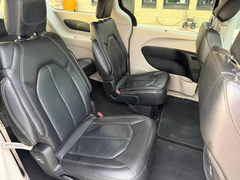 2022 Chrysler Pacifica Touring L