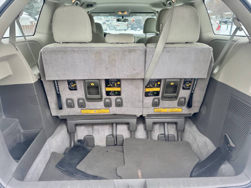 2013 Toyota Sienna L 7-Passenger