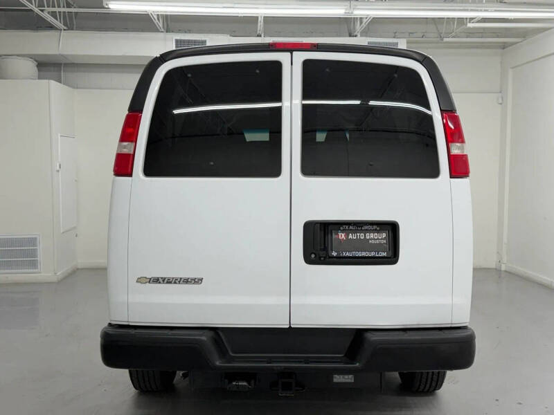 2023 Chevrolet Express LS 3500