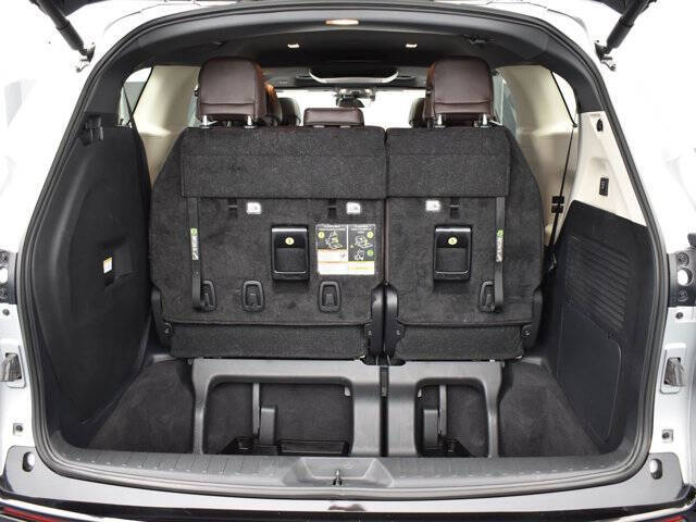 2024 Toyota Sienna Platinum 7-Passenger