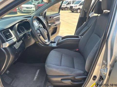 2017 Toyota Highlander LE