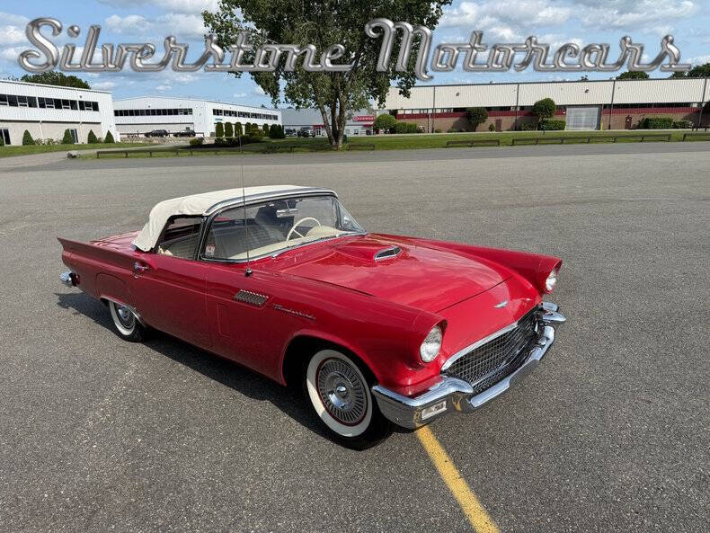 1957 Ford Thunderbird