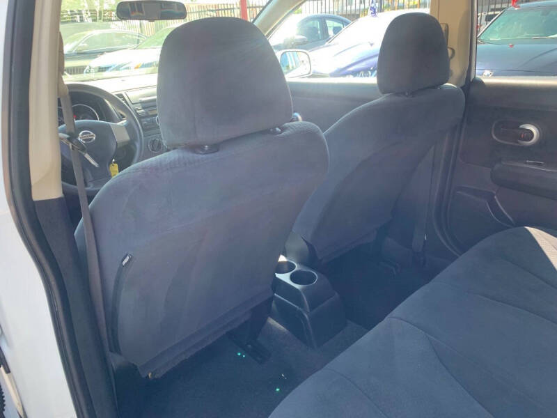 2011 Nissan Versa 1.8 S