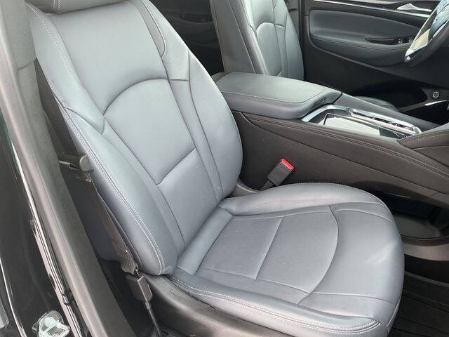 2022 Buick Enclave Essence