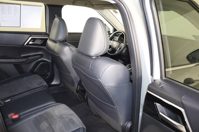 2024 Mitsubishi Outlander SE