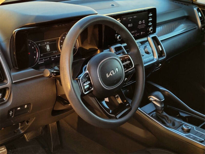 2023 Kia Sorento LX