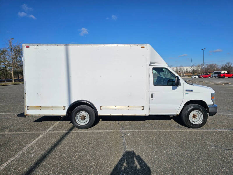 2011 Ford E-Series E-350 SD