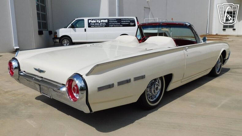 1962 Ford Thunderbird