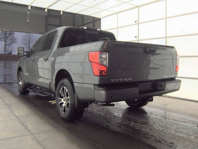 2024 Nissan Titan SV