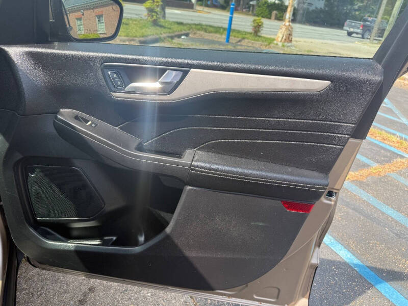2021 Ford Escape SE