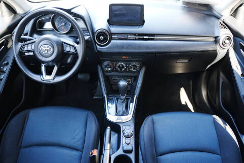 2020 Toyota Yaris Hatchback LE