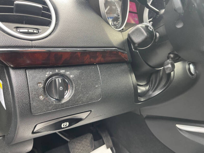 2011 Mercedes-Benz GL-Class GL 550 4MATIC