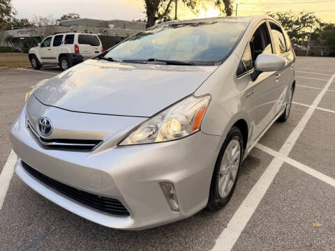 2014 Toyota Prius v Five
