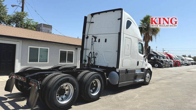 2021 Freightliner Cascadia