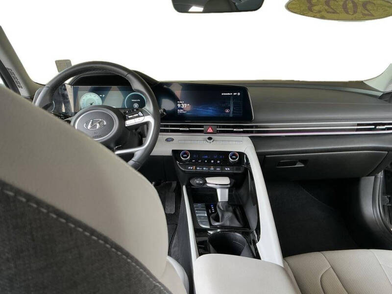 2023 Hyundai Elantra Hybrid Limited