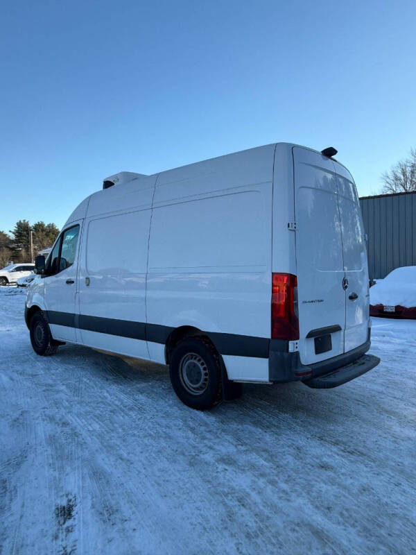 2020 Mercedes-Benz Sprinter Crew Van Base photo 9