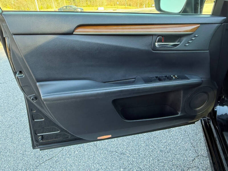 2015 Lexus ES 300h