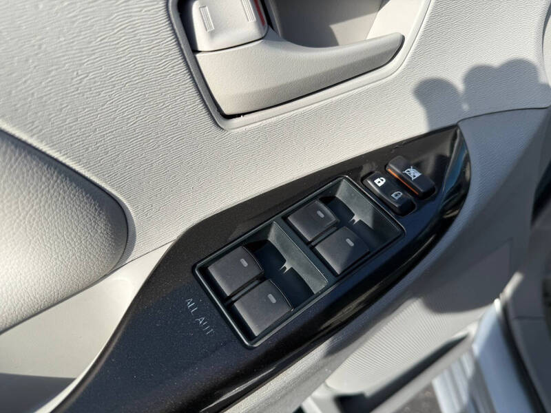 2014 Toyota Sienna LE 8-Passenger