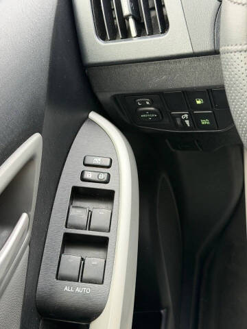 2012 Toyota Prius Plug-in Hybrid Advanced