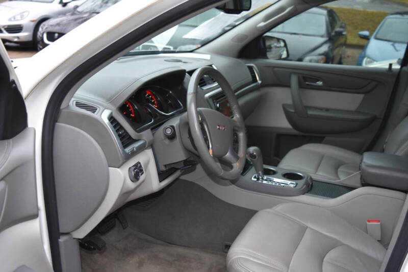 2013 GMC Acadia SLE-2