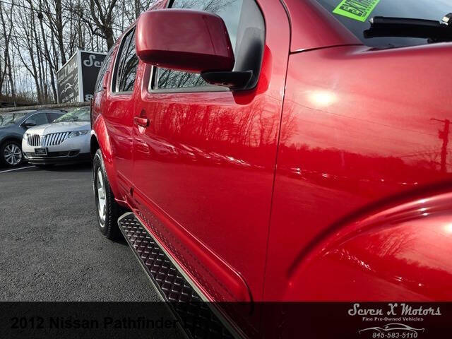 2012 Nissan Pathfinder LE