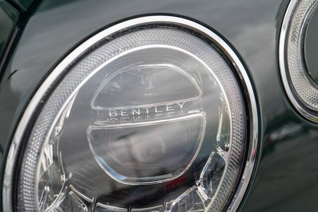 2017 Bentley Bentayga 46