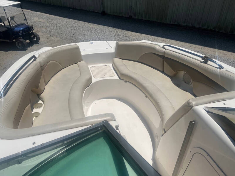 2004 Chaparral 236 Sunesta