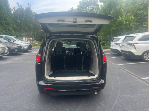 2024 Chrysler Voyager LX