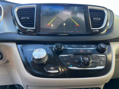 2022 Chrysler Pacifica Touring L