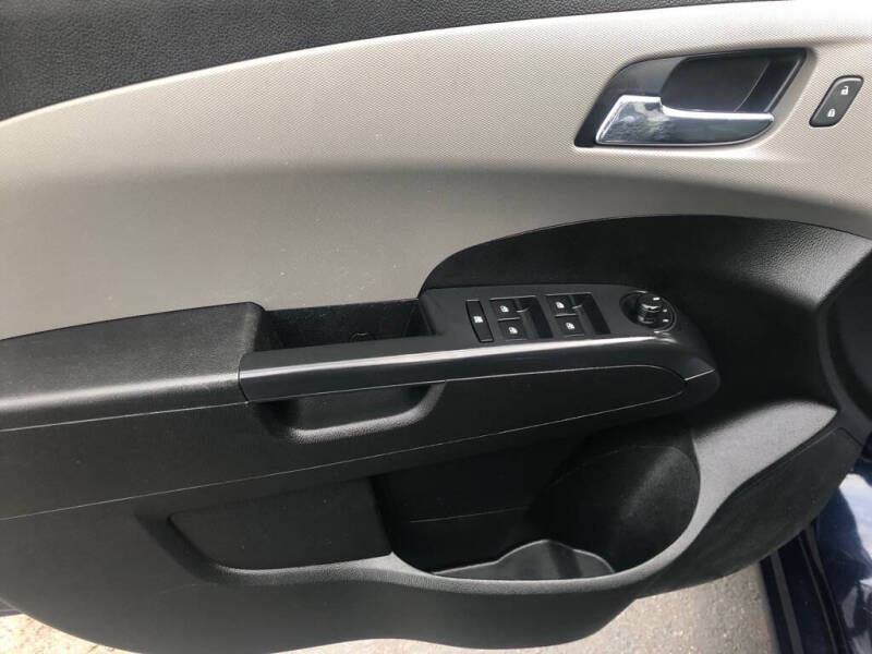 2015 Chevrolet Sonic LT Manual